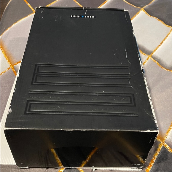 Men Air Jordon 11 Retro. Black white varsity blue. Worn in a photo shoot box’ - Picture 7 of 11